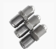 ¿Cómo afecta la elección del material del cilindro del tornillo a los diferentes plásticos?